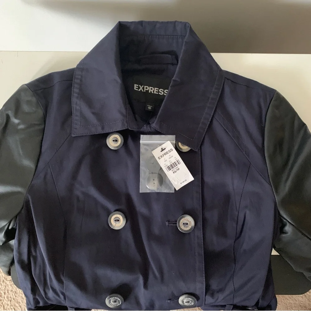 NWT Express Faux Leather Sleeve Trench Coat - Picture 4 of 5